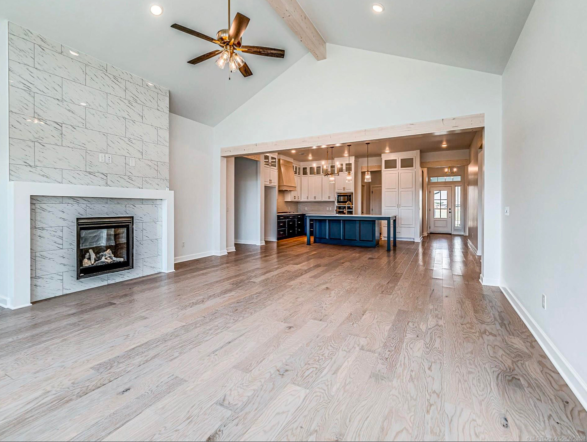Open living room with vaulted ceilings